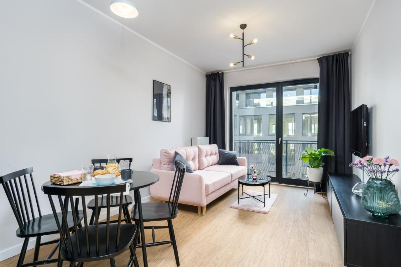 Apartament Male Garbary ポズナン エクステリア 写真